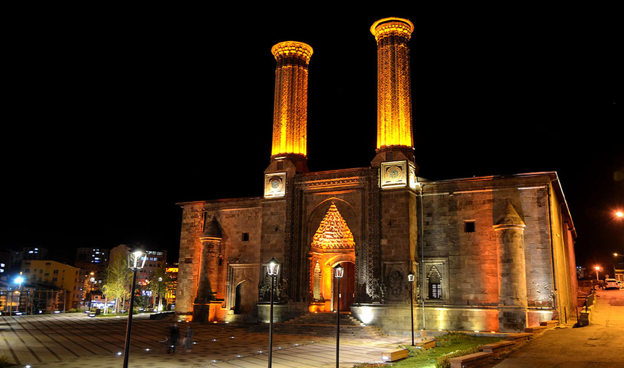 Güler Cağ Kebap Slider